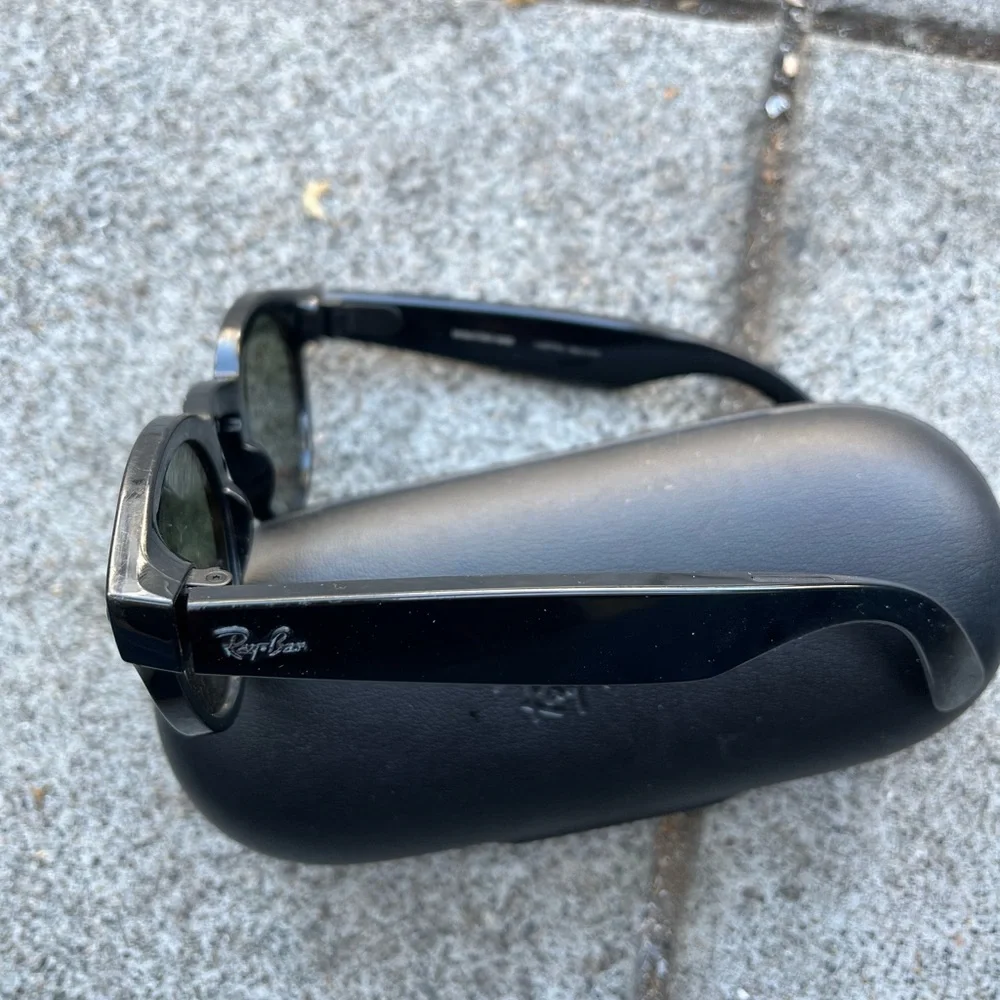 RayBan’s smart glasses